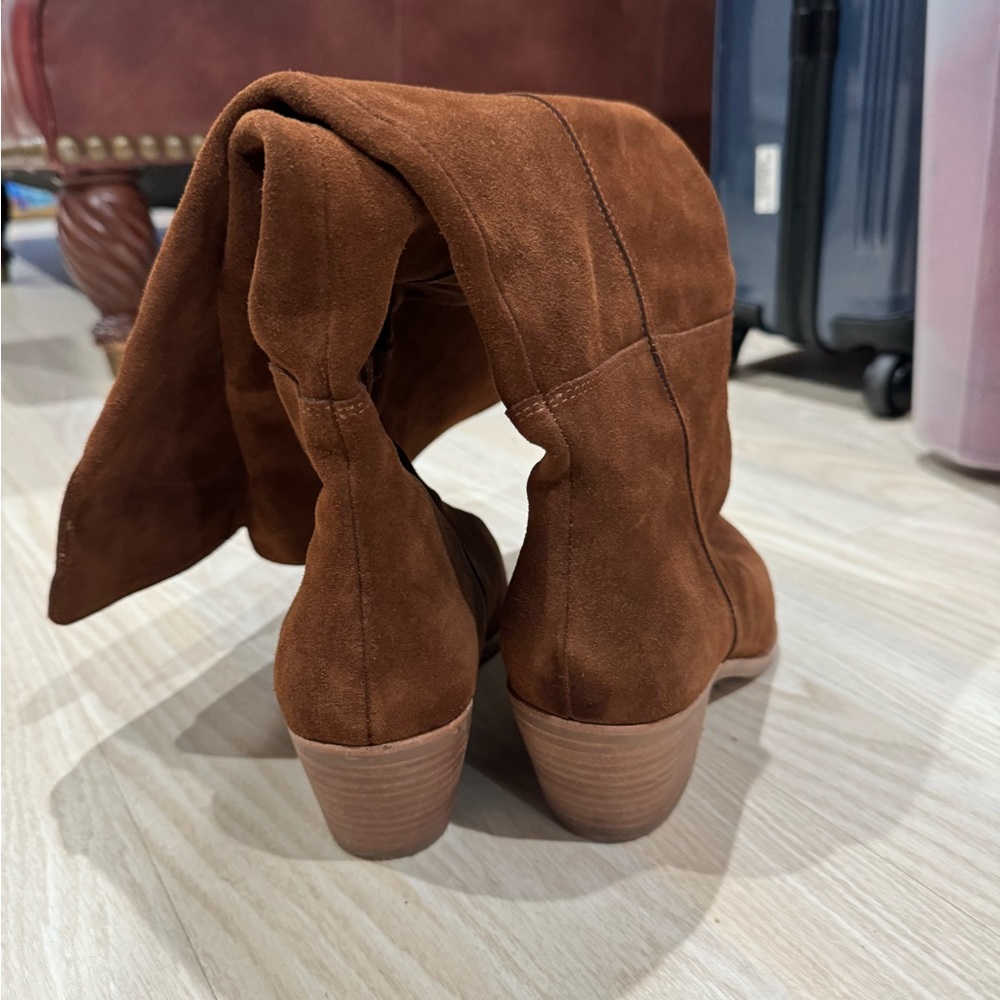 Brown boots